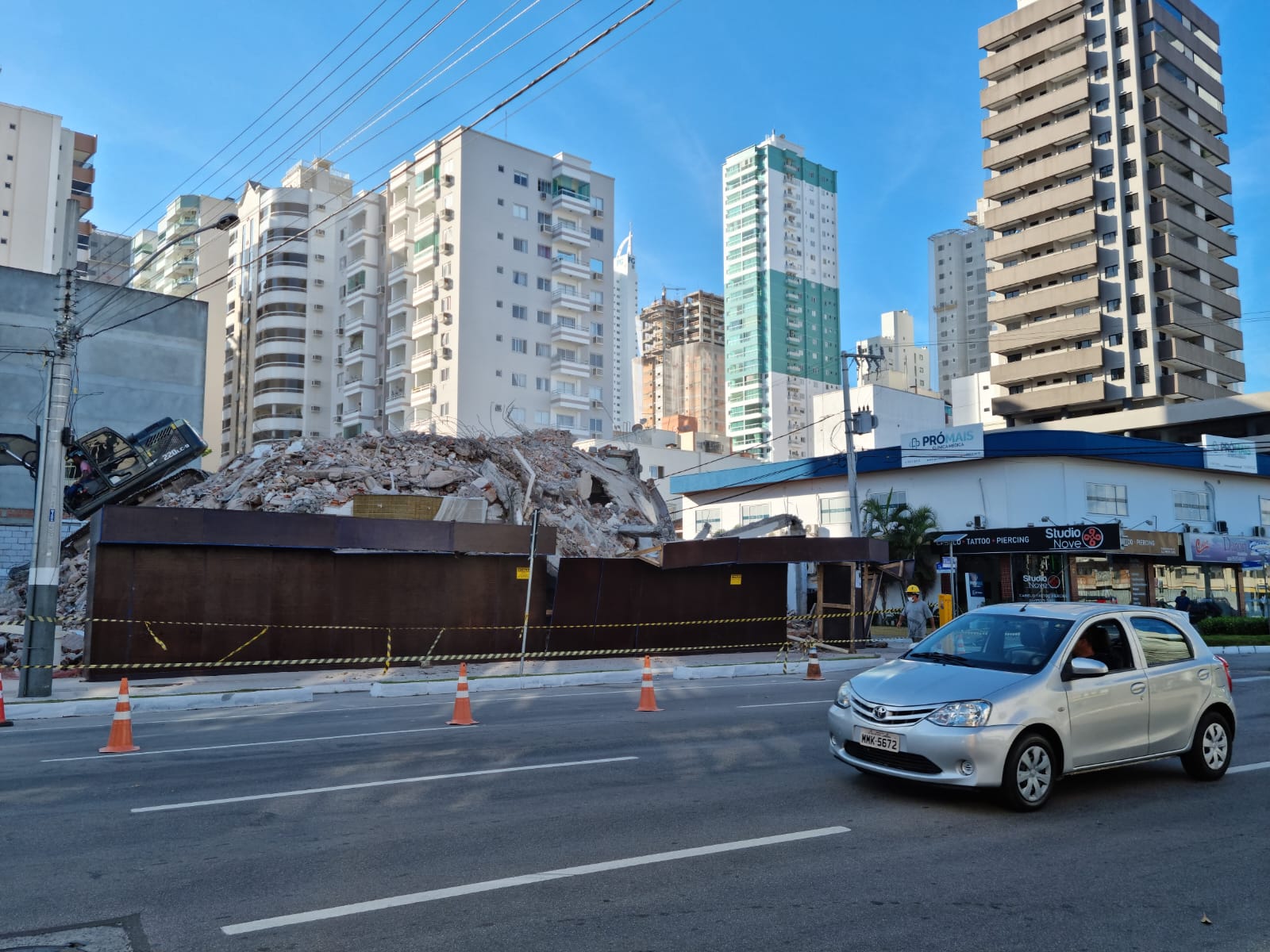 Tr Nsito Est Fluindo Mas Seguem Interdi Es Na Avenida Do Estado