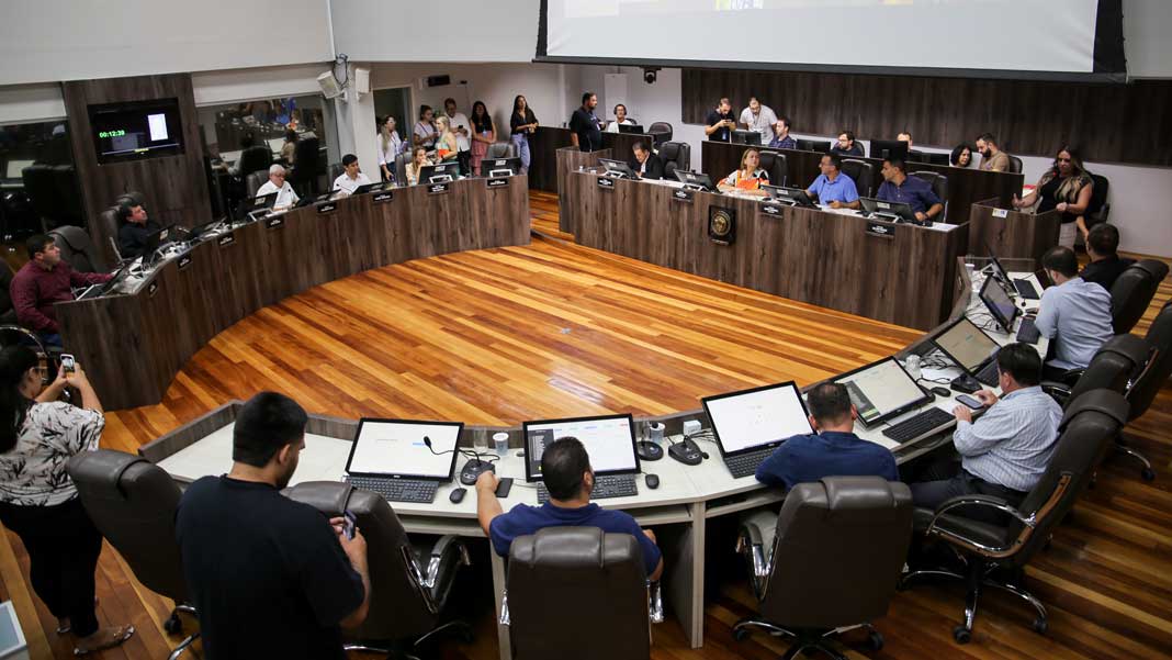 Câmara de Balneário Camboriú aprova três projetos e abre espaço na