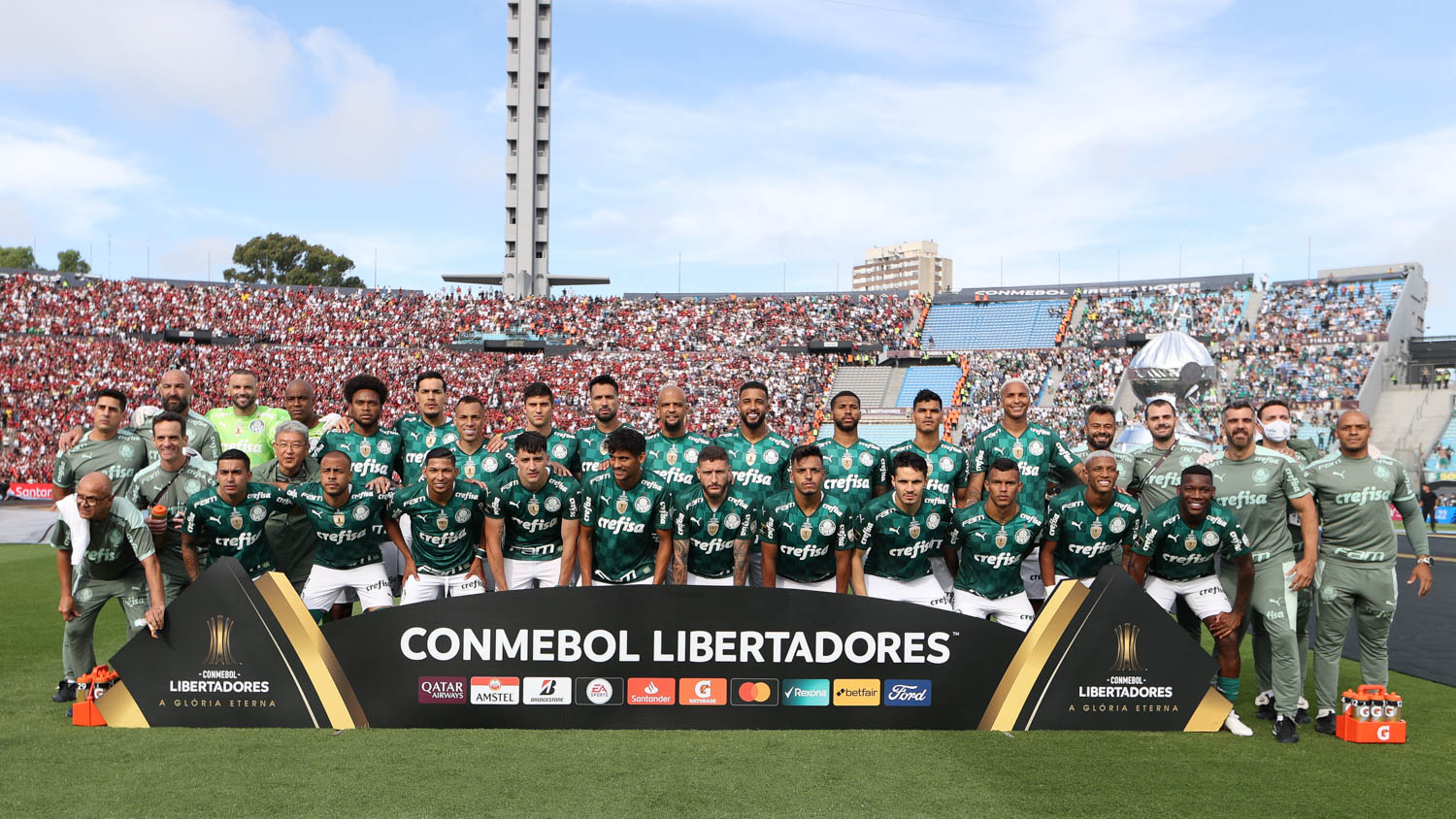 Palmeiras vence Flamengo com Deyverson herói na prorrogação e é