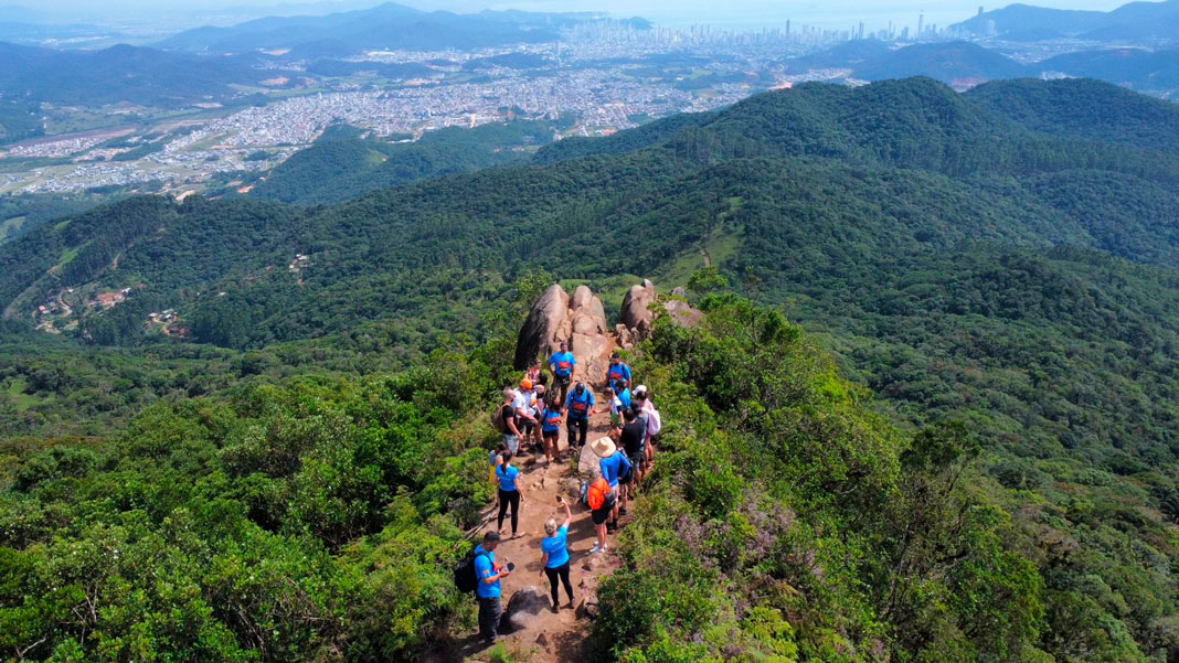 Projeto Montanha Sem Limites Leva Cegos Ao Cume Do Pico Da Pedra 