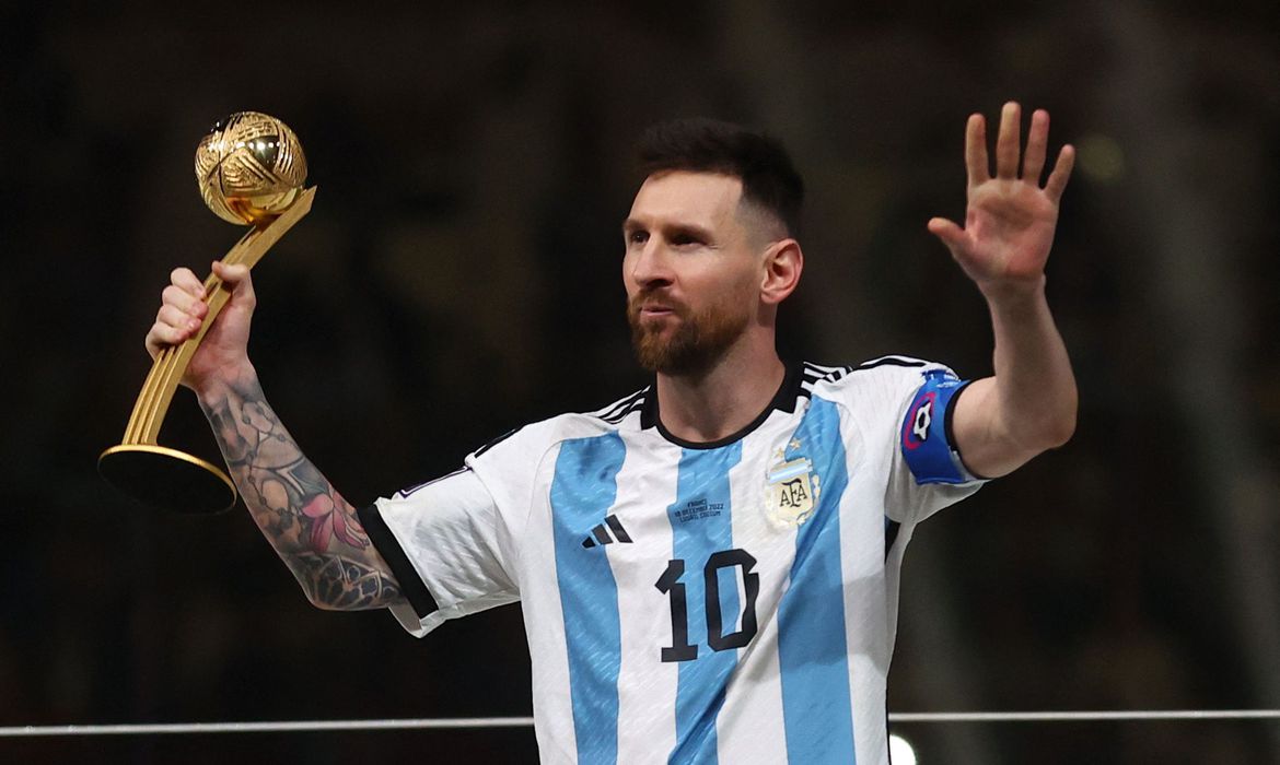 Lionel Messi ganha prêmio de melhor jogador do mundo pela oitava vez