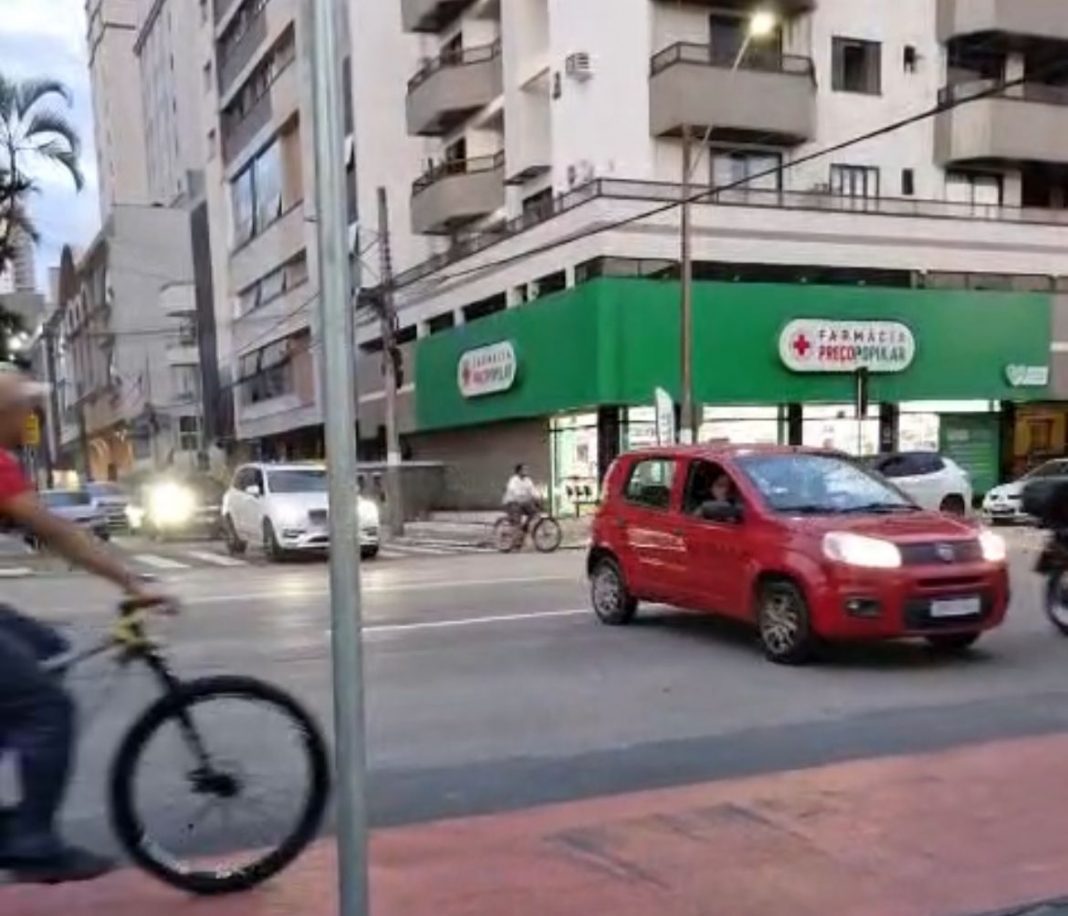 transito terceira avenida