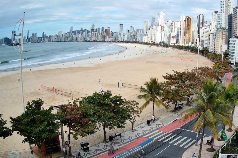 Semana inicia com friozinho e tempo instável em Balneário Camboriú