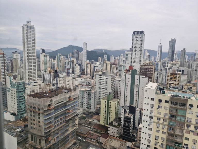 Tempo instável em Balneário Camboriú no final de semana