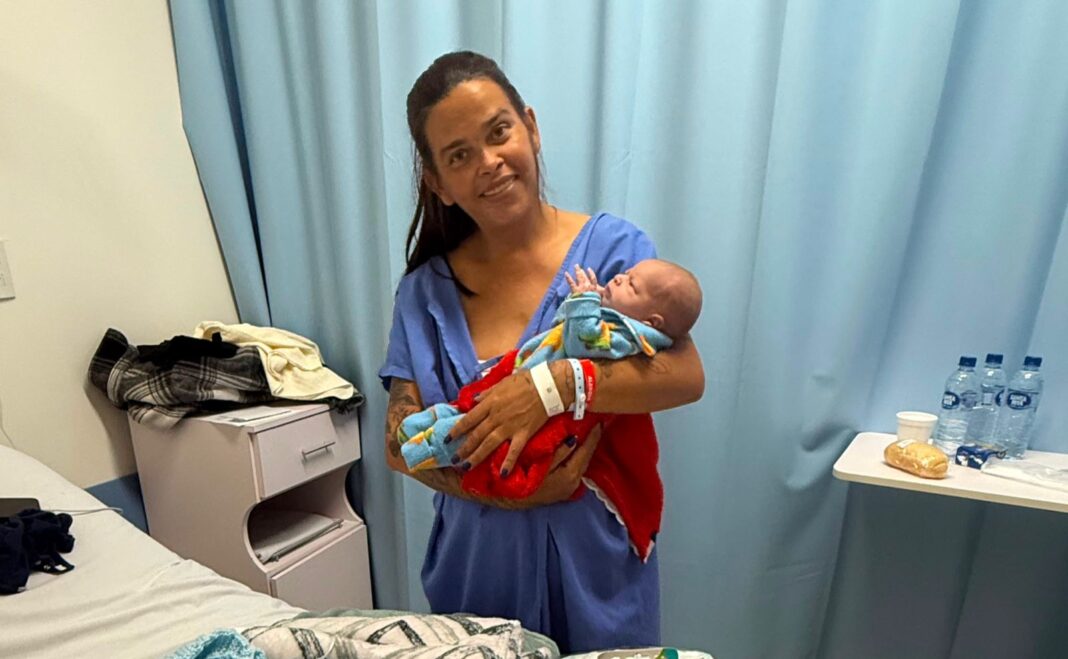 Silmara com a sua surpresa chamada Gabriel (Divulgação)