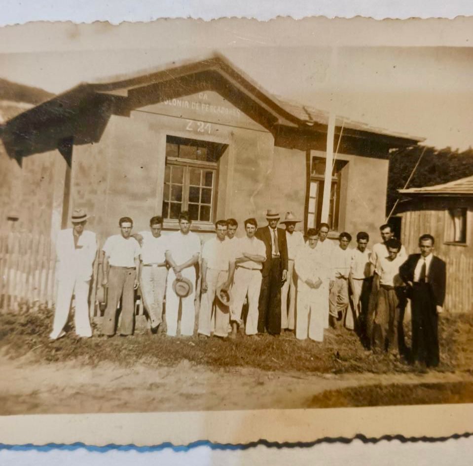 A primeira sede da Colônia dos Pescadores (Divulgação/AHBC)