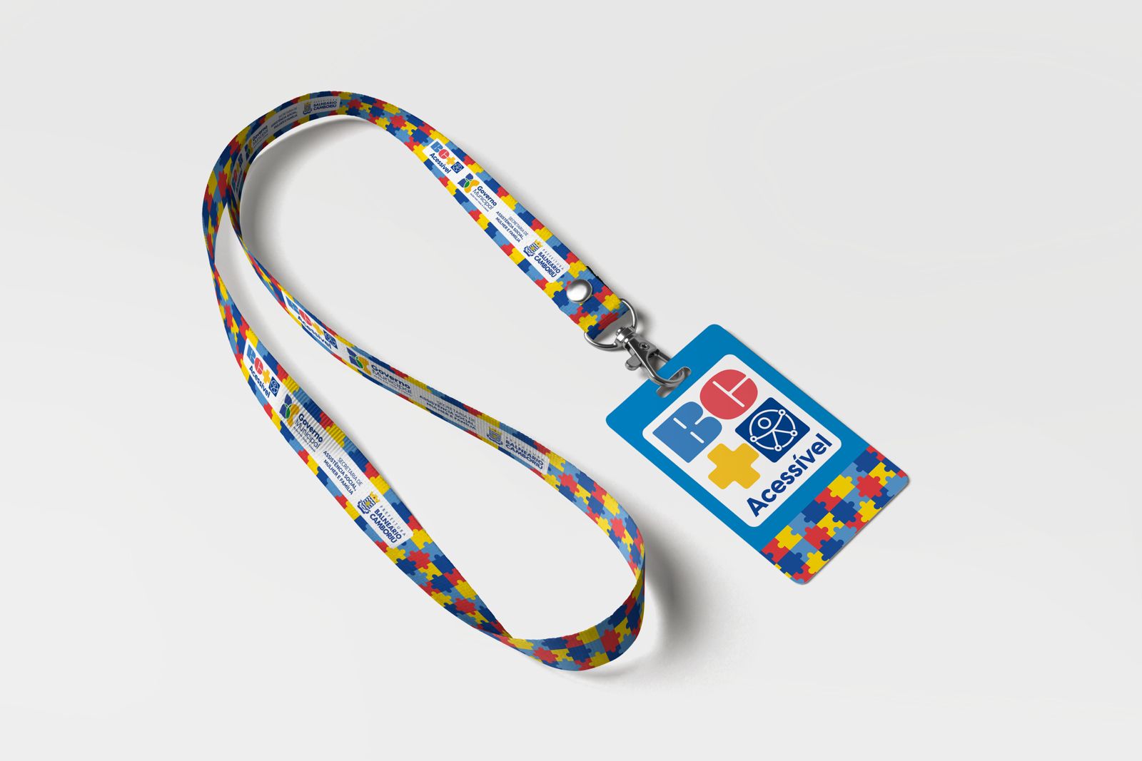 Crachá com cordão de identificação de autistas, entregue pela prefeitura (Divulgação/PMBC)