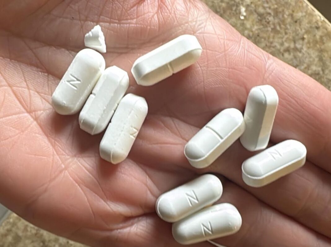 Os remédios encontrados por Jade, que não foram comidos pela filha Luiza (Arquivo Pessoal)