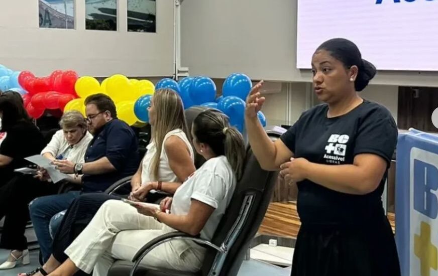 Libras em eventos (Divulgação/PMBC)