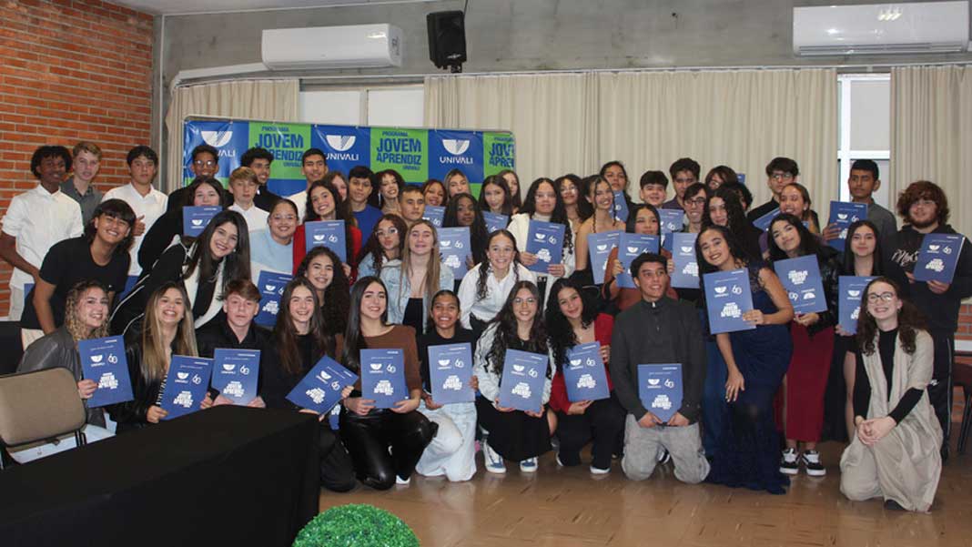 Turma do Jovem Aprendiz formada em julho de 2025 (Foto: Mariana Godoy)
