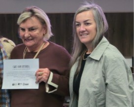 Arlete Chedid e Claudia Murara Chedid, esposa e filha, receberam a homenagem de Luiz Carlos Chedid