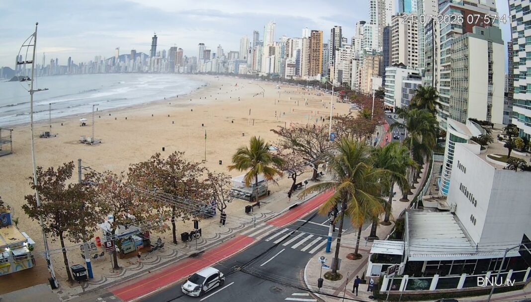 Balneário Camboriú nesta terça-feira (21). Foto BNU.Tv.