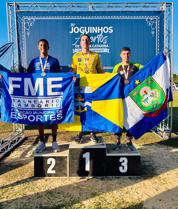 Dereck Nunes Martins - prata no salto em altura (Divulgação/FMEBC)