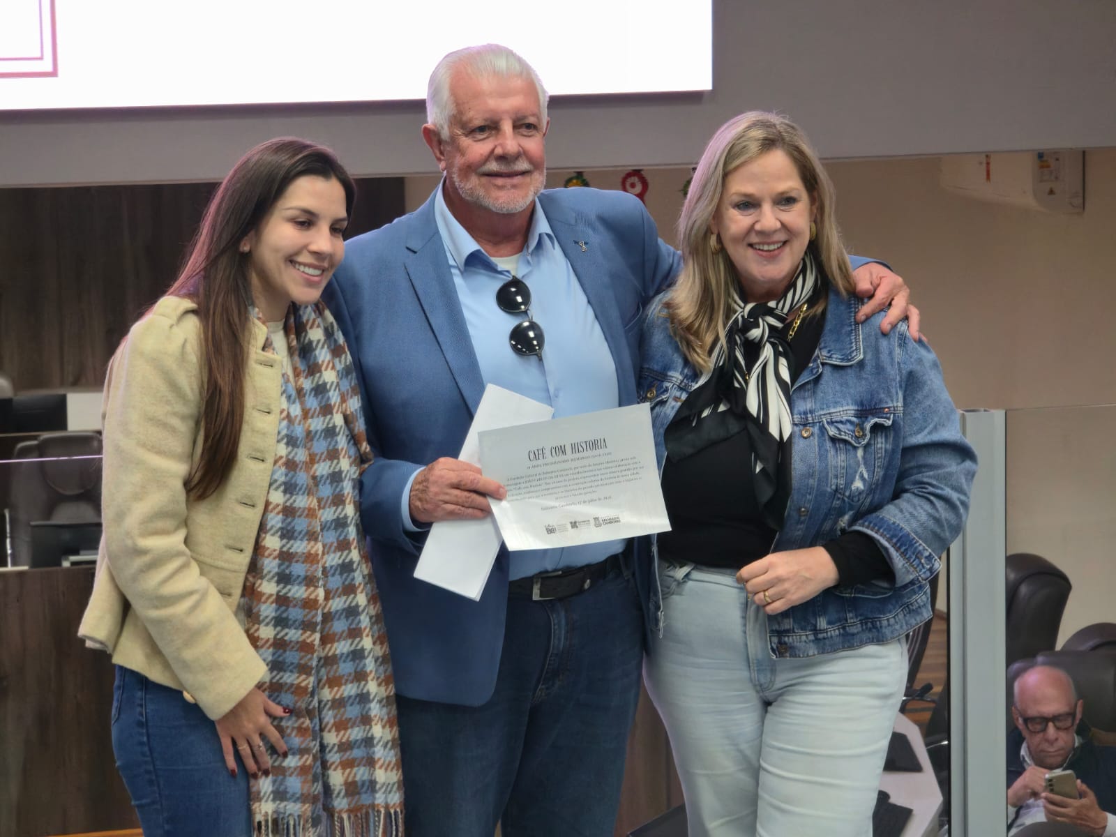 Karoen e João Carlos com a vereadora Ciça Muller (Divulgação/AH/FCBC)