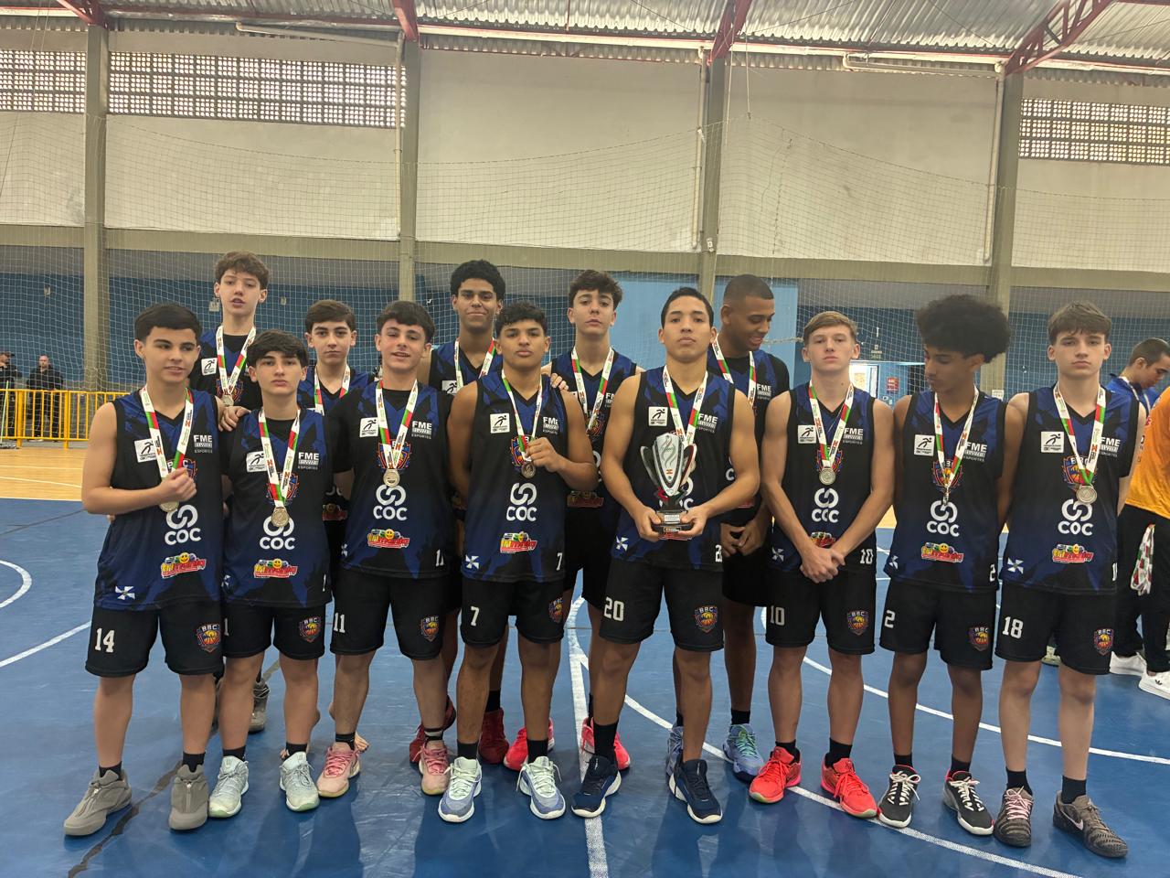 Basquet, vice-campeão (Divulgação/FMEBC)
