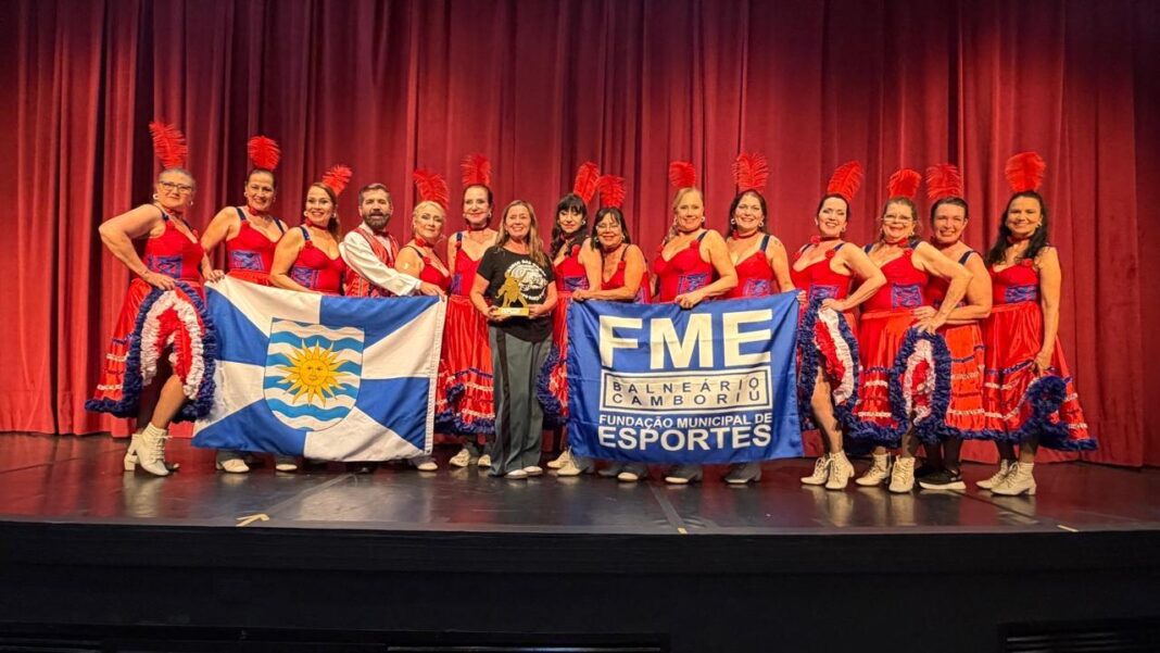 A coreografia campeã no palco de Joinville (Divulgação)