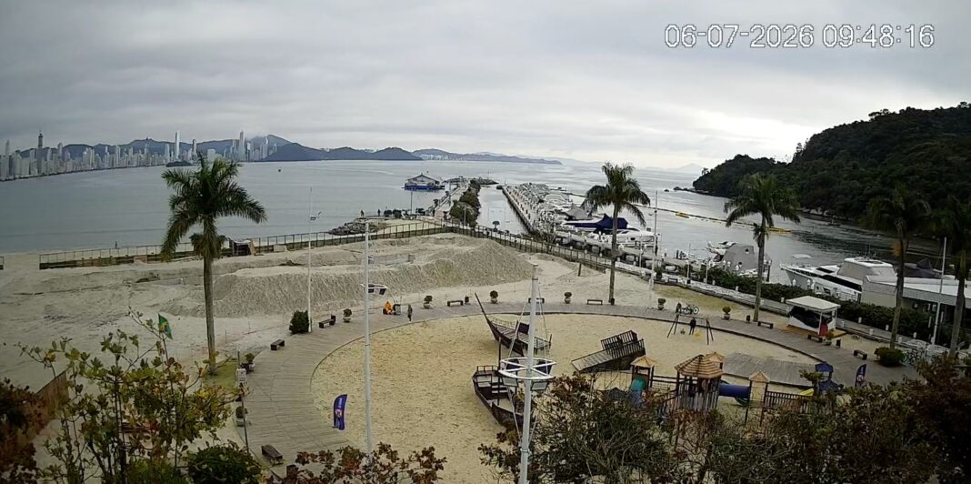 Balneário Camboriú nesta segunda-feira (6). Vista da Barra Sul. (Crédito BNU.Tv.)