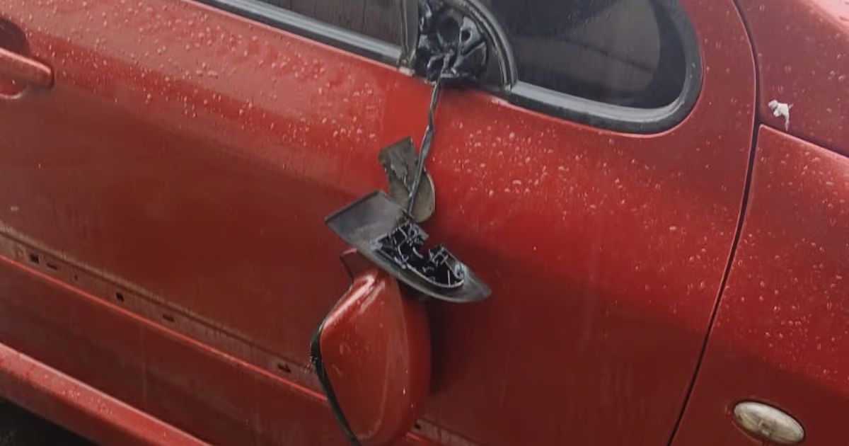 Dano material em carro da paciente. Crédito Reprodução