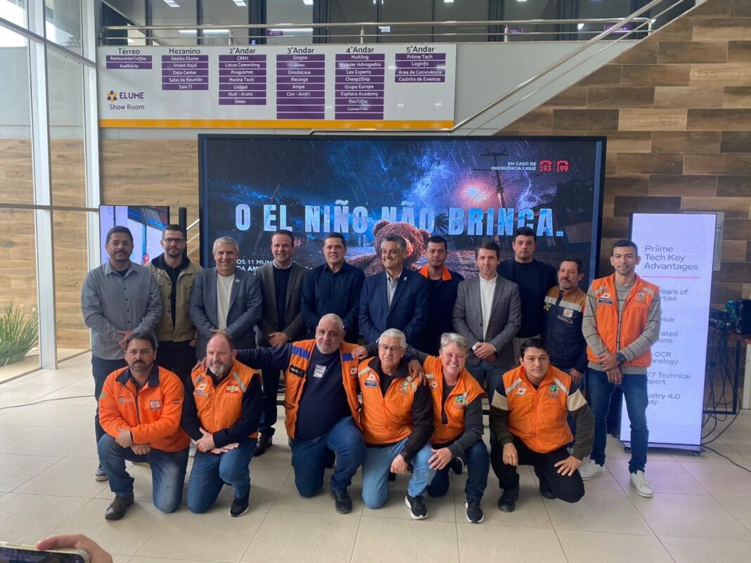 A AMFRI lançou nesta terça (11), a campanha “O El Niño não brinca” na presença de prefeitos, vice-prefeitos, representantes da AMFRI e dos municípios da região. (Foto Divulgação/AMFRI.)