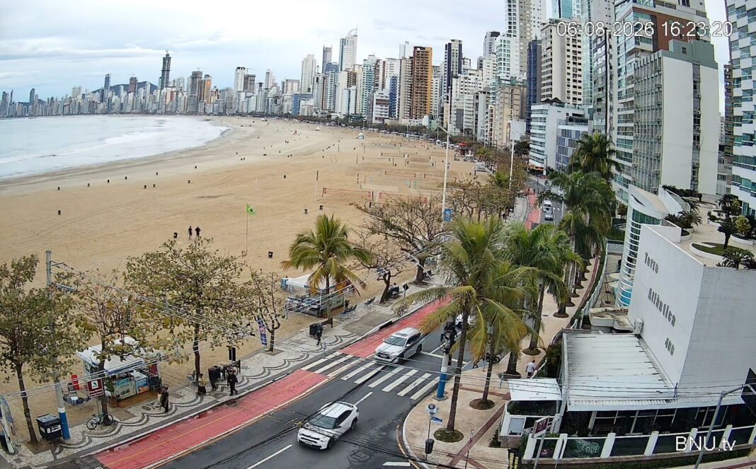 Fim de semana será de tempo fechado em Balneário Camboriú, como nesta quinta-feira (6). (Foto BNU.Tv)