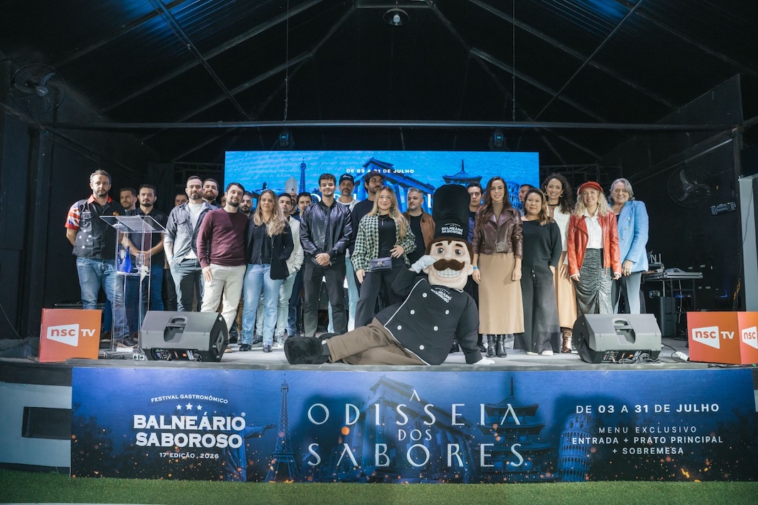 Na foto, os representantes dos 37 restaurantes participantes. (Crédito Divulgação/Balneário Saboroso)
