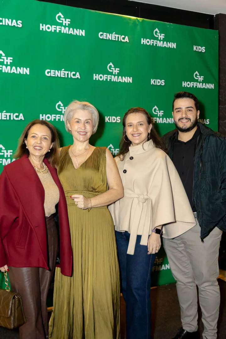 Claudia Dagnoni, a anfitriã Eliani Baumgart, Giulia Dagnoni e Lucas Dolberth (Fotos Juanna Simabala)