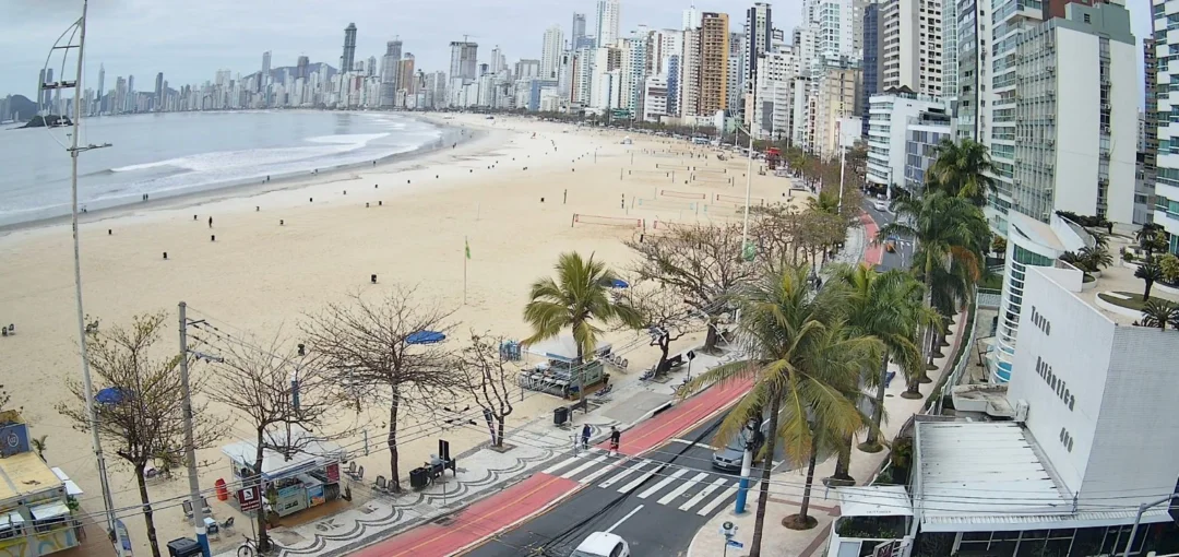 Balneário Camboriú nesta quinta-feira (24). Foto BNU.Tv.
