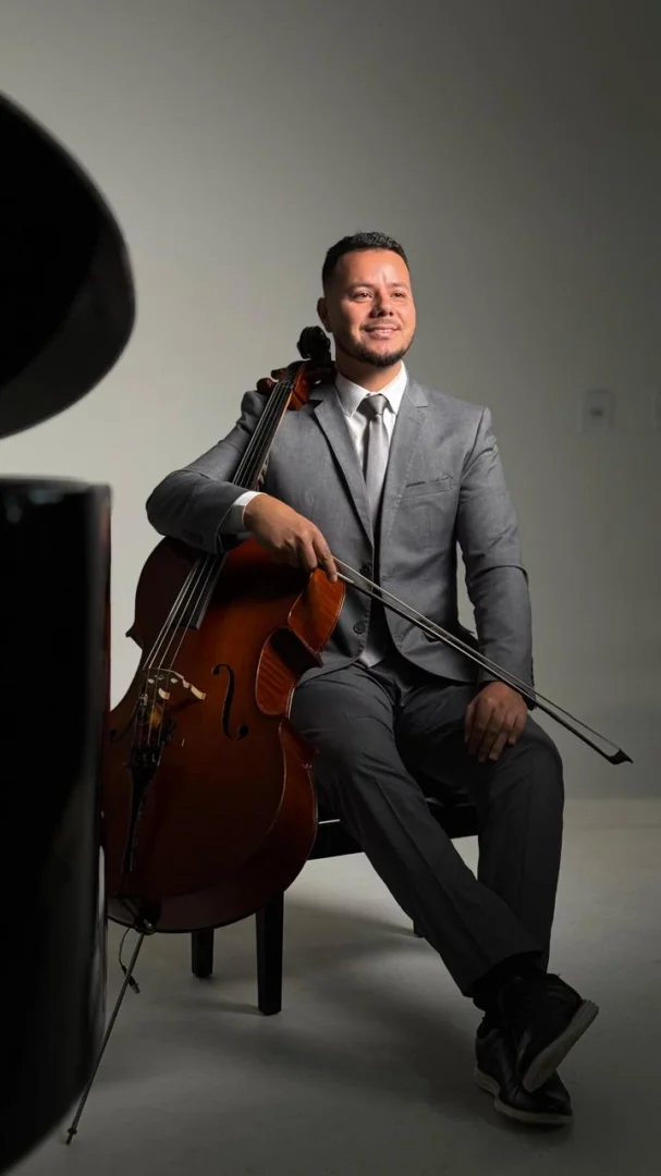 Violoncelista Daniel Jean Odelli se apresenta no dia 4 de outubro (Divulgação)