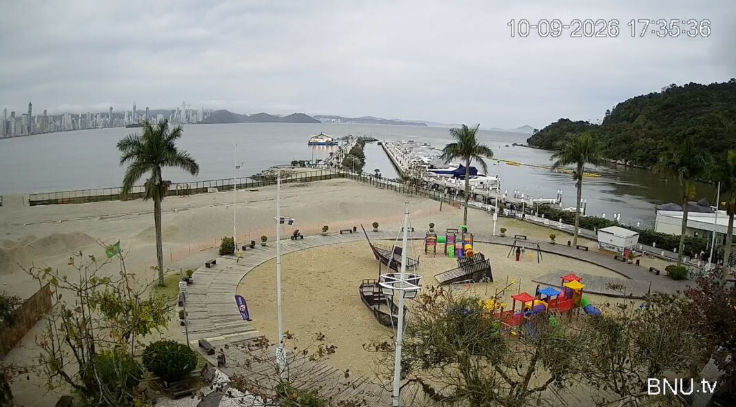 Tempo fechado em Balneário Camboriú nesta quinta-feira (10) (Crédito BNU.TV)