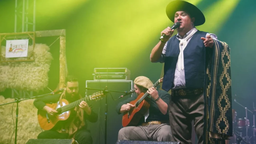 Juliano Moreno eleito melhor intérprete da música campeã ‘Nunca Facilitando’ (Divulgação/FCBC)