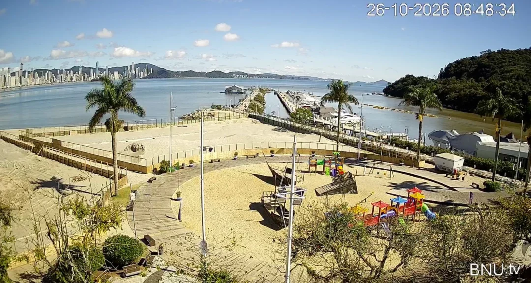 Segunda-feira (26) ensolarada em Balneário Camboriú (Foto BNU.Tv)
