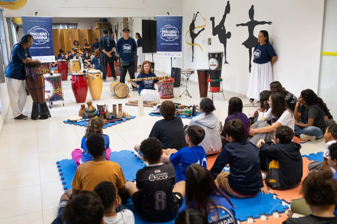 Percussão Catarina Especial realiza oficinas em instituições de Itajaí e Balneário Camboriú