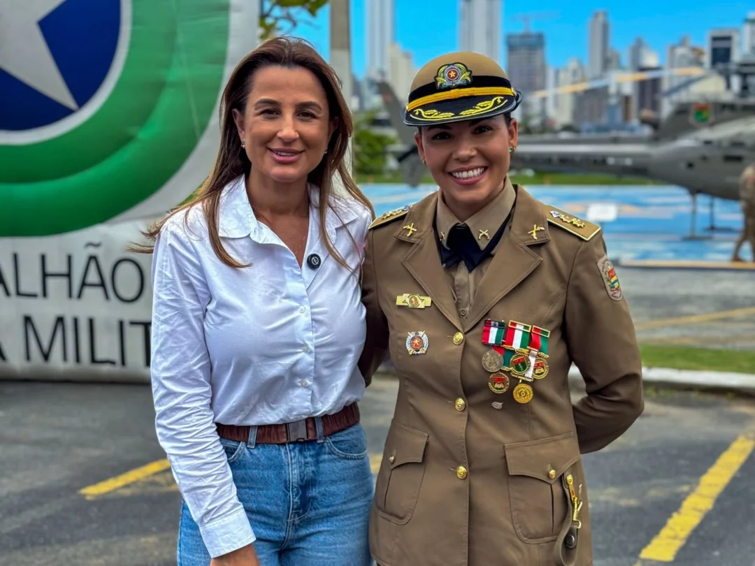 A prefeita Juliana Pavan e a Tenente-Coronel Karoline Marcon (Divulgação)