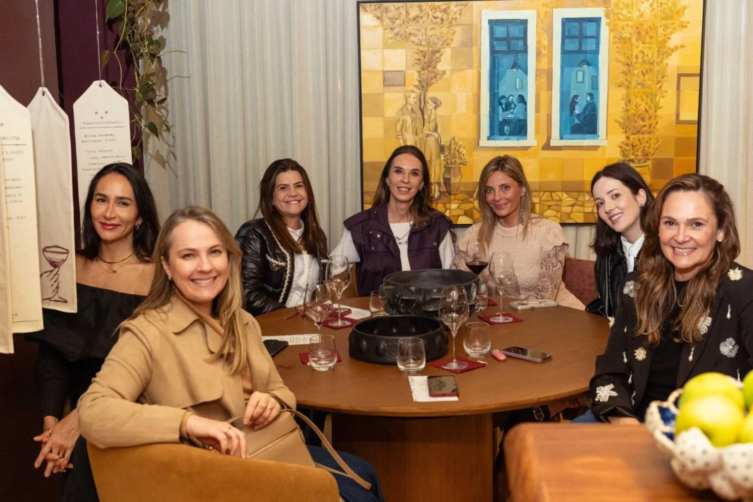 Beatriz Zeglin, Andressa Venturini, Esther Schattan, Mariú Saboia, Tuany Andrade e Cris Delpizzo (Foto Jônathas Paré)