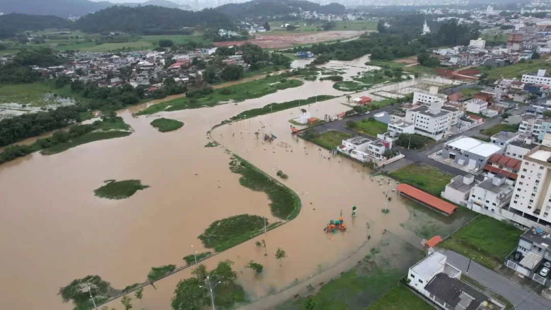Imagem relembra alagamento em Camboriú (Foto PMC)