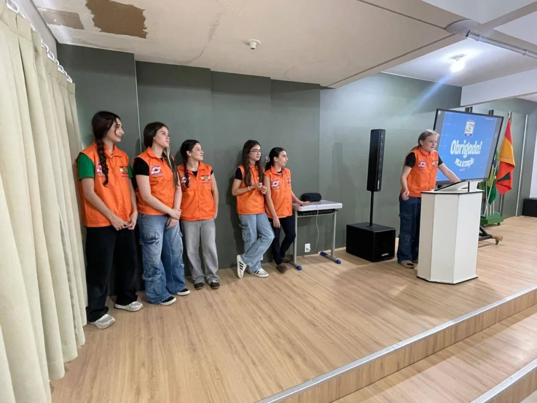 Alunos do Defesa Civil nas Escolas são responsáveis por levar informações para os colegas (Foto Divulgação)